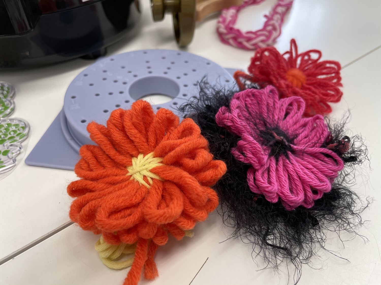Loom Gerät für wunderschöne Wollblumen